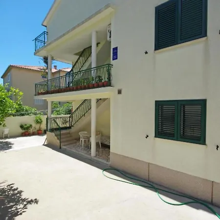 Ribarevic Apartment *